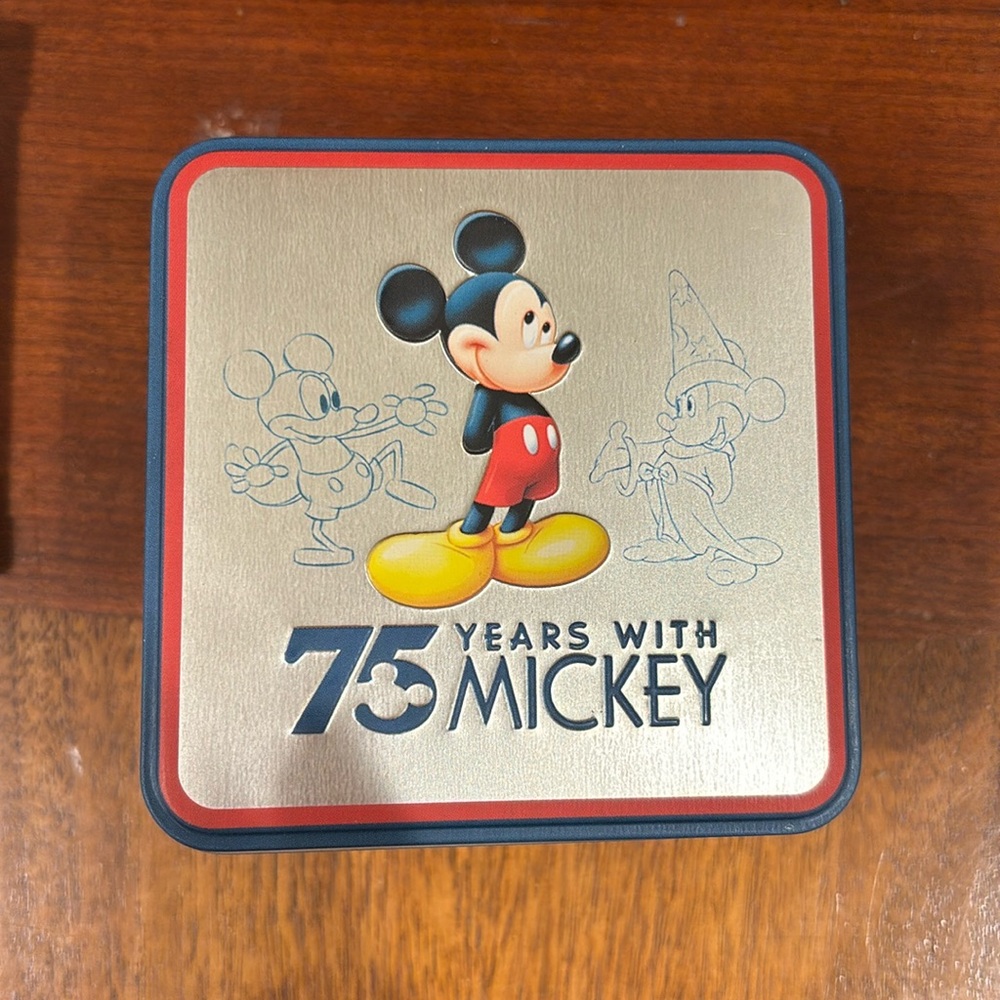 Mickey Mouse watch - Picture 2 of 4
